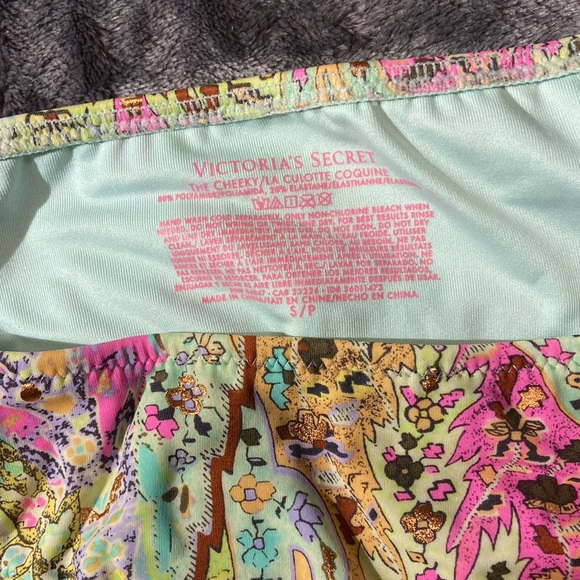 BUNDLE DISCOUNTS! Victoria’s Secret Like new bikini Top- 34D bottom- Small - Picture 2 of 7